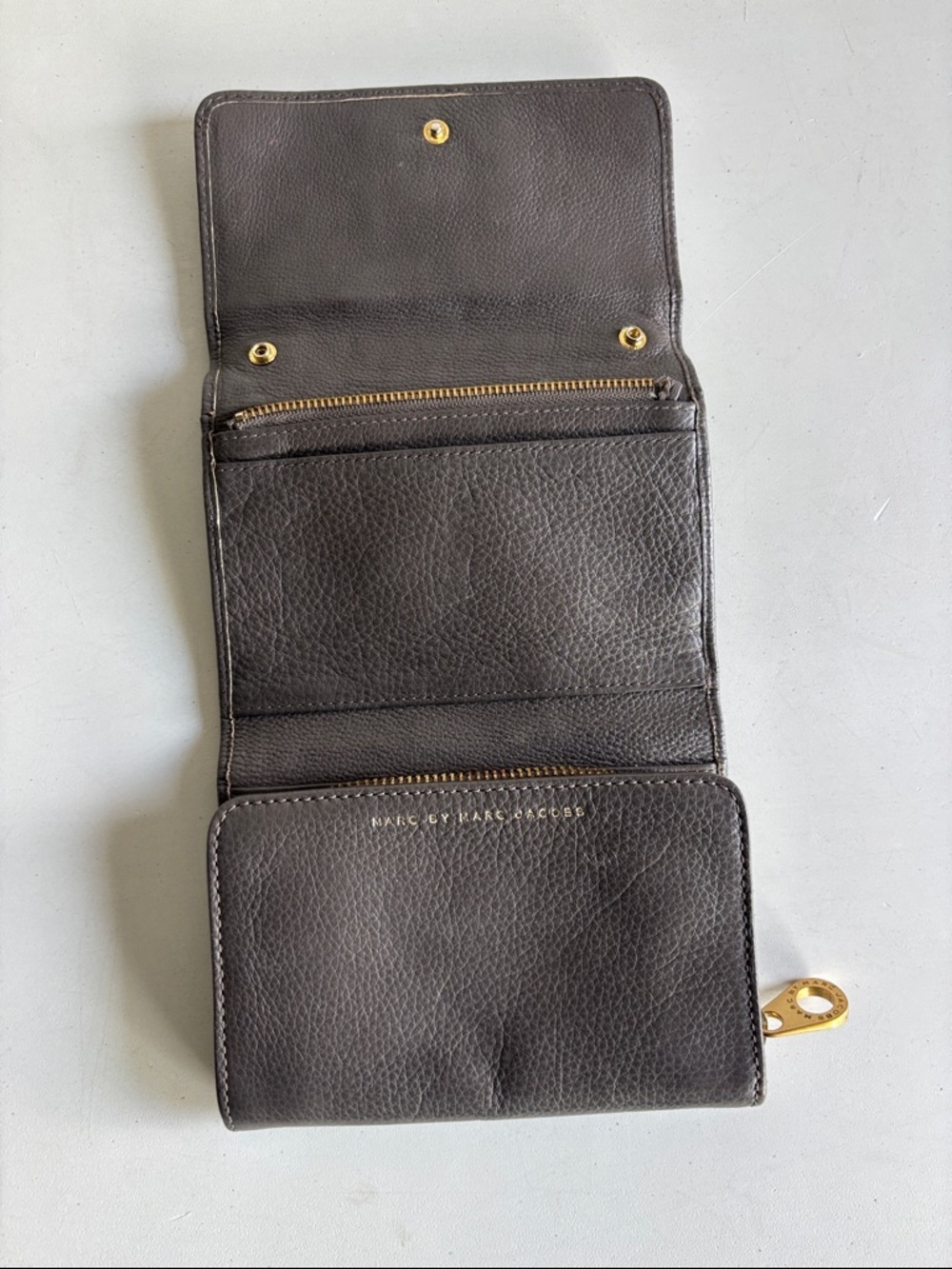 Marc by Marc Jacobs Pebbled Leather Trifold Wallet - Charcoal Brown - Picture 4 of 9